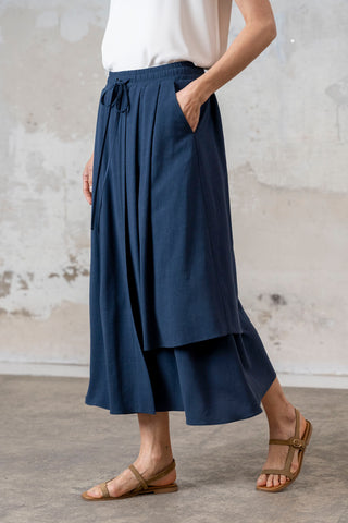 FALDA CAPAS LARGAS AZUL MARINO