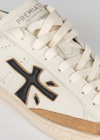 Men’s trainers for smart-casual style