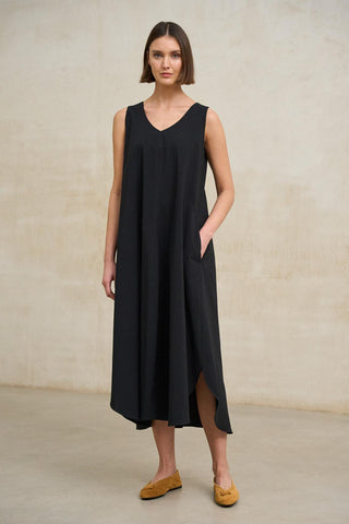 Serely black flowy sleeveless midi dress | Rivera Serely black flowy sleeveless midi dress | Rivera