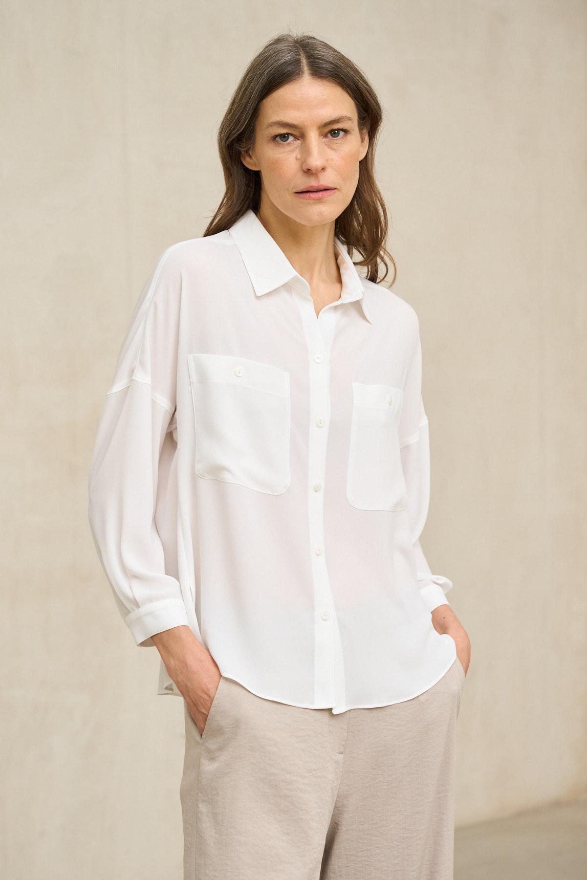 Arlen women's white flowy shirt with classic collar | Rivera Arlen women's white flowy shirt with classic collar | Rivera