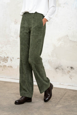 PANTALON RECTO PANA VERDE