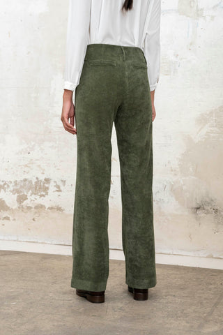 PANTALON RECTO PANA VERDE