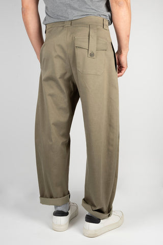 PANTALÓN ANCHO PICOS KAKI