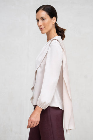 TOP DETALLE CUELLO CREMA