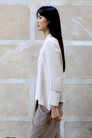 CAMISA PICO PUÑO GRANDE HUESO