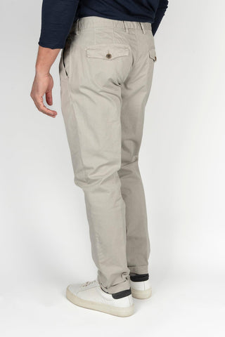 Pantalón My Myths gris claro con pinzas