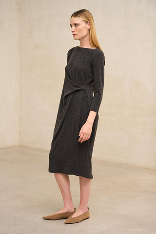 Vestido Belurena cinzento escuro