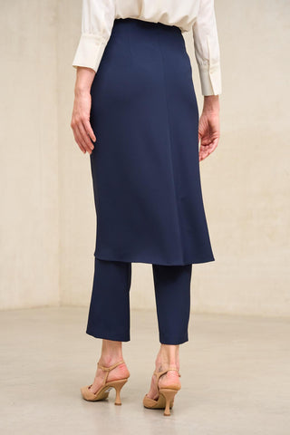 Pantalón Cunde con sobrefalda azul marino